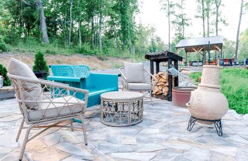 Lupton City House | Charming Pet-Friendly Cabin with Stunning Mountain Views in Chattanooga, Tennessee