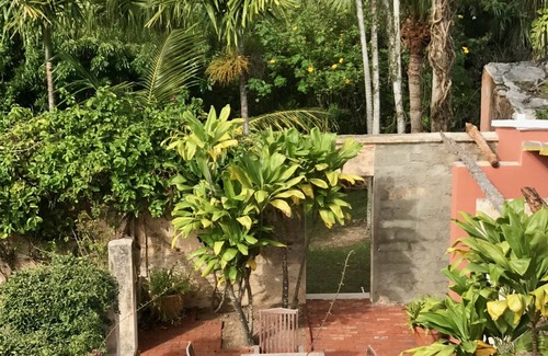 Somerset Village Cottage | Charming Private Cottage by the Beach