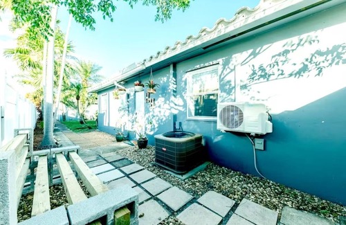 Royal Poinciana House | Charming Private Studio with AC and WiFi in lovely Hollywood