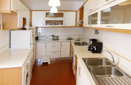 Charneca de Caparica e Sobreda Villa | Charming Aroeira Villa | 3 Bedrooms | Villa Charneca | Private Pool | Close to.