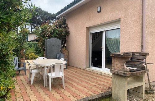 Biscarrosse Plage House | Charming Quiet House for 4 - Close to Ocean Beaches - Terrace & BBQ - Linen & Cleaning Included