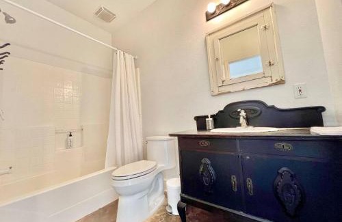 Smithville Apartment | Charming Red Owl Courts Studio