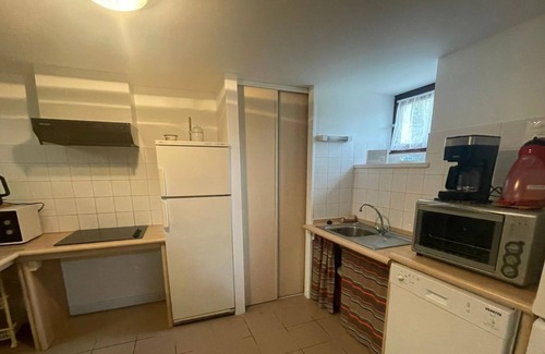 Benet Cottage | "Charming Renovated Barn in Marais Poitevin - WiFi, Private Garden, Near Niort"