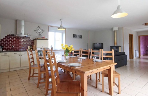 Landisacq Cottage | Charming Restored Cottage with Large Garden, Near Hiking Trails, Pet-Friendly, WiFi, and More!