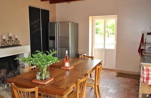 Razines Cottage | Charming Restored Vineyard House with Garden, Near Loire Castles