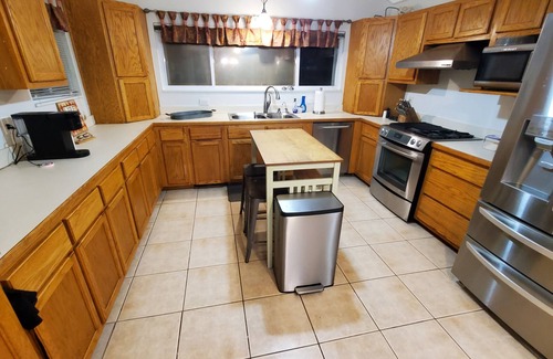 Arlington House | Charming retreat near Downtown and the Hospitals. Short drive to the beach.