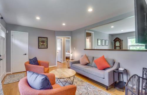 Fry's Spring House | Charming Retreat in Charlottesville with Deck!