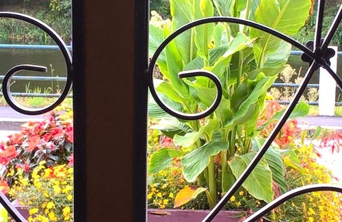 Saint-Nicolas des Eaux House | Charming riverside holiday gite for 2 persons with Free Wifi