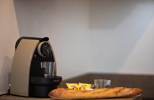 Juan-les-Pins Apartment | Charming Riviera 2E - One Bedroom Apartment, Sleeps 4