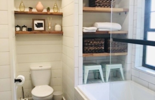 Roslyn Other | Charming Roslyn Farmhouse with hot tub