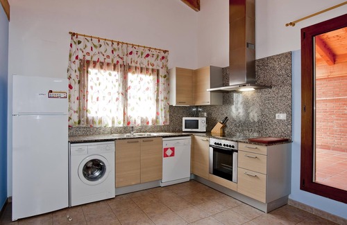 Riudecanyes Cottage | Charming Rural House with private pool and views just 15km from Port Aventura