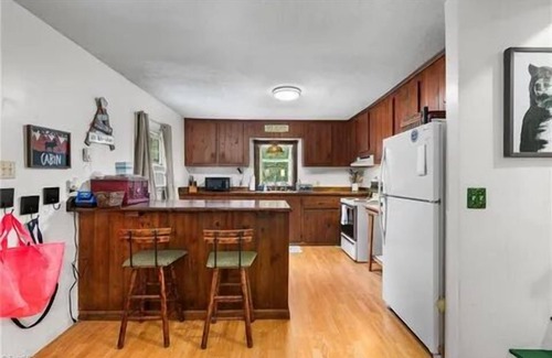 Stokes House | Charming & rustic 4-bedroom house minutes from Hanging Rock State Park
