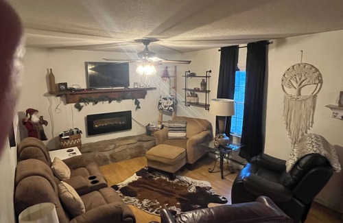 Stokes House | Charming & rustic 4-bedroom house minutes from Hanging Rock State Park