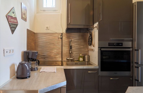 Louis Bertrand-Mirabeau-Semard Apartment | Charming & Rustic 1BD Apartment, Ivry-sur-Seine