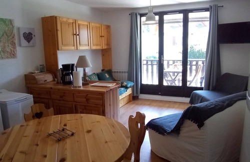 Correncon-en-Vercors Apartment | Charming Studio in Corrençon-en-Vercors: 4 guests, 28m², Nature Retreat with Balcony