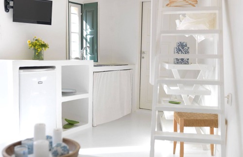 Oia Villa | Charming Santorini Villa | Alsaki House Street View | 1 Bedroom | Close to the.