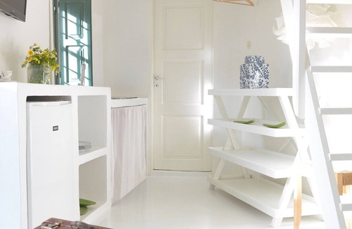 Oia Villa | Charming Santorini Villa | Alsaki House Street View | 1 Bedroom | Close to the.