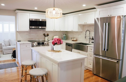 Narragansett Cottage | Charming Scarborough Beach, Narragansett 3-bedroom home getaway
