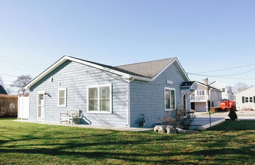 Narragansett Cottage | Charming Scarborough Beach, Narragansett 3-bedroom home getaway