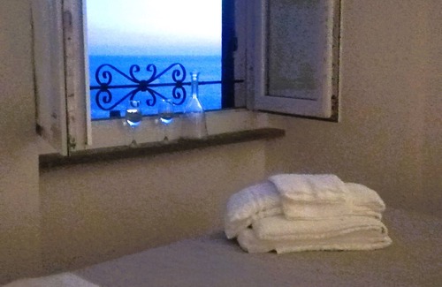 Manarola Apartment | Charming sea view apartment for families