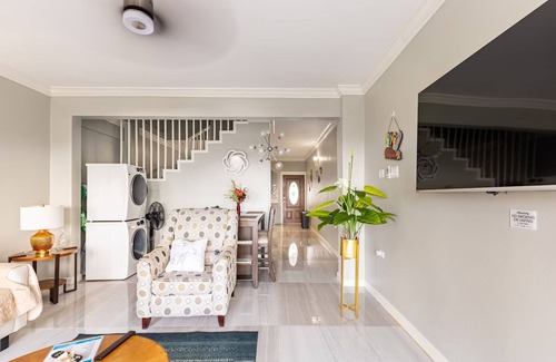 IronShore Estates House | Charming Sea View Town House Chef Driver Optional