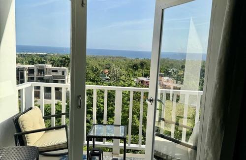 IronShore Estates House | Charming Sea View Town House Chef Driver Optional