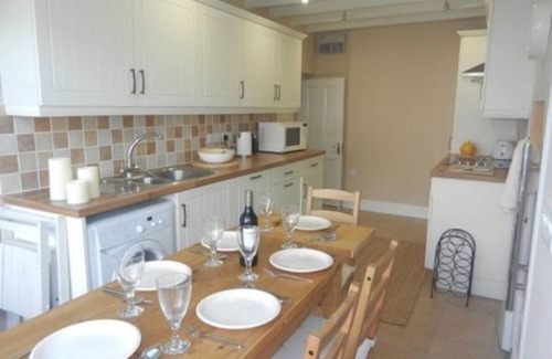 New Quay House | Charming semi-detached cottage in New Quay. Sea views from the windows. Family-friendly location