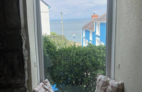 New Quay House | Charming semi-detached cottage in New Quay. Sea views from the windows. Family-friendly location