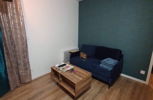 Tournon-sur-Rhone Apartment | CHARMING SMALL F1 IN TOWN CENTER WITH TERRACE