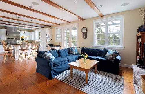 Ladera House | Charming, Spacious, Furnished Rental With Large & Verdant Grounds