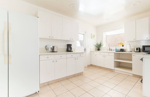 South San Gabriel House | Charming Spacious Home - Modern Comforts, Prime Location