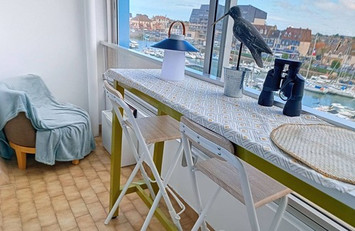 Saint-Jean-de-Brebeuf-sur-Seulles Apartment | Charming Studio in Courseulles-sur-Mer with Wifi and Parking
