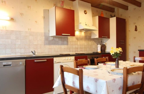 Teurtheville-Bocage Cottage | Charming Stone House Near D-Day Beaches - Enclosed Garden, WiFi, Pet-Friendly, Sleeps 6
