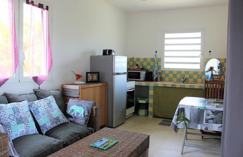 Petite-Ile Cottage | Charming stage ocean view, near lagoon, pool, garden ideal couple + baby
