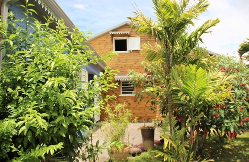 Petite-Ile Cottage | Charming stage ocean view, near lagoon, pool, garden ideal couple + baby