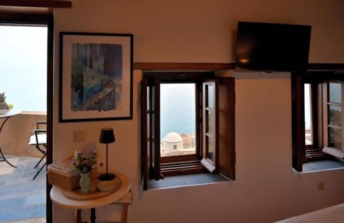 Monemvasia Apartment | Charming Stay with Stunning Views -MARE – MonoLithos Inn