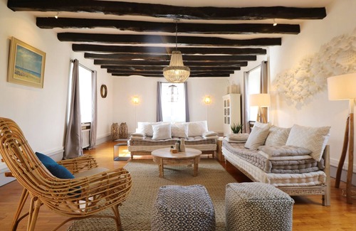Bezenac House | Charming stone house with 12x6m private pool set in Dordogne Golden Triangle