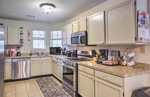 Stockbridge House | Charming Stockbridge Home: 23 Mi to Atlanta!