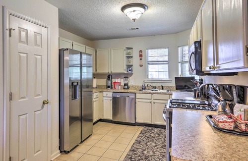 Stockbridge House | Charming Stockbridge Home: 23 Mi to Atlanta!