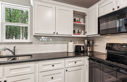 Stockton House | Charming Stockton Lake Retreat - Walk to Town & Golf!n