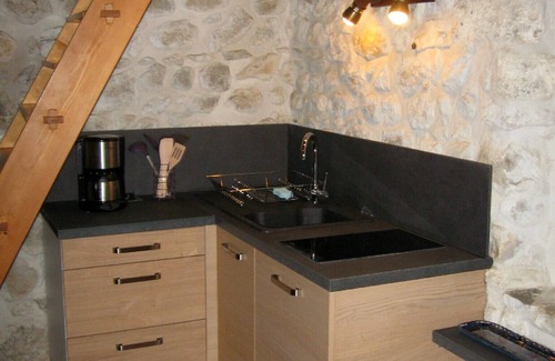 Pomaray Cottage | Charming stone cottage, outdoor SPA, panoramic view.