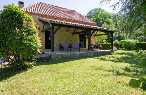 Monplaisant Cottage | Charming Stone House in Périgord Noir - Fireplace, Garden, Pet-Friendly