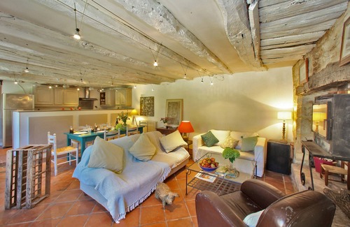 Coly House | Charming Stone House between Sarlat and Montignac Lascaux IV