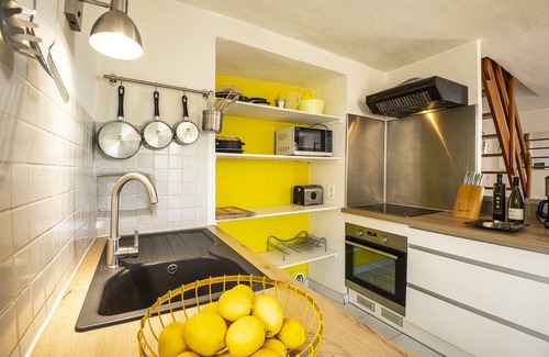 Payzac House | Charming stone house with swimming pool, 4 pers.