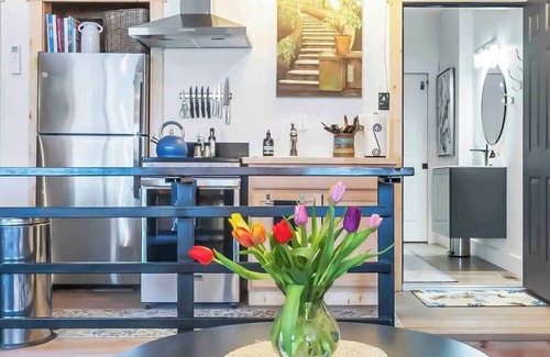 Bozeman Apartment | Charming Studio 10 min from airport dog friendly