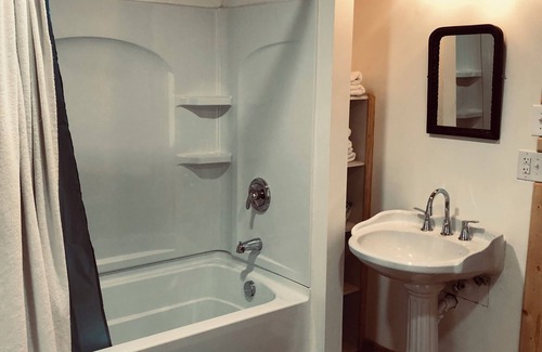 Whiteville Apartment | Charming studio apartment in Whiteville
