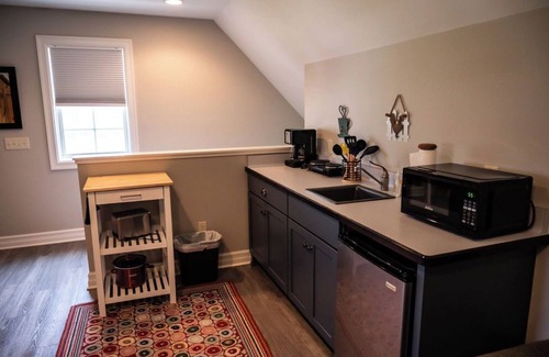 Hingham Apartment | Charming studio apartment - Perfect location for the outdoor explorer