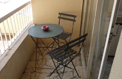 Cros-de-Cagnes Apartment | Charming studio of 35 m² in secure residence 100 m from the beach.