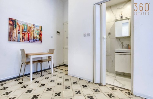 Floriana Apartment | Charming Studio home in Floriana's Heart w/WIFI