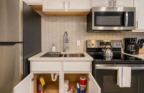 Five Points South Apartment | Charming Studio in Historic Five Points South #06